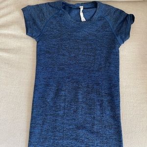Lululemon blue shirt size 2